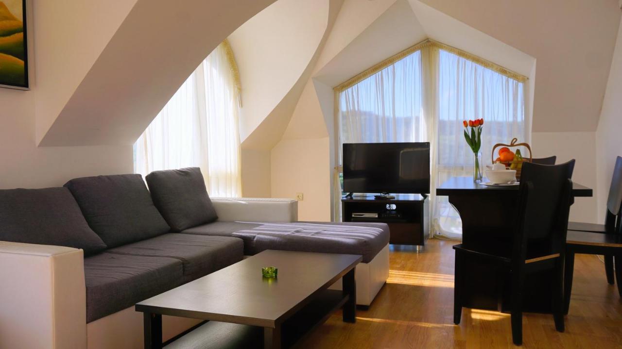 Каварна Хилс Апартаменти - Kavarna Hills Apartments ภายนอก รูปภาพ